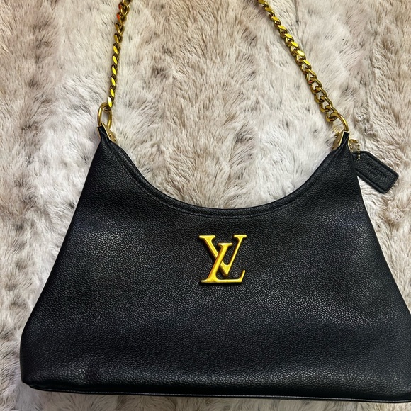 FASHION INSPIRED Black Shoulder Bag - Picture 3 of 11